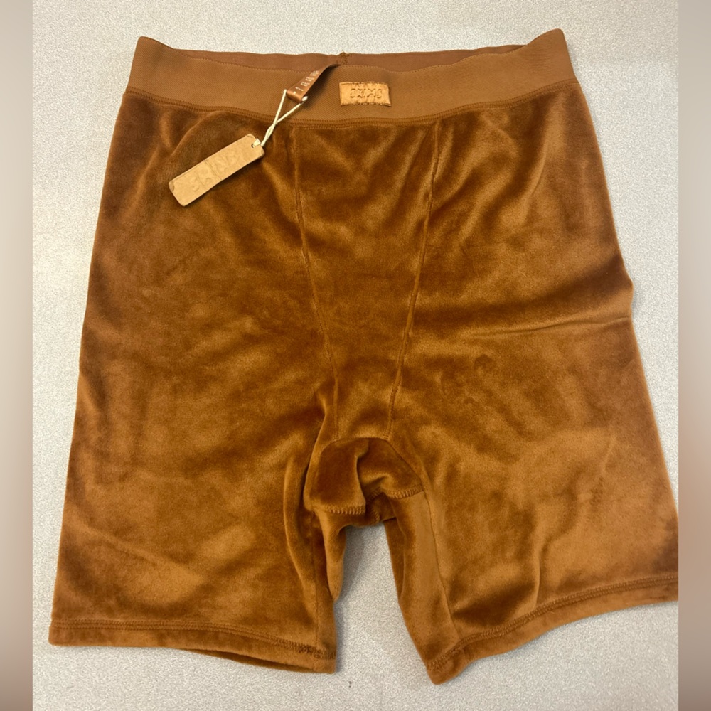 SKIMS brand new with tags biker short Velour